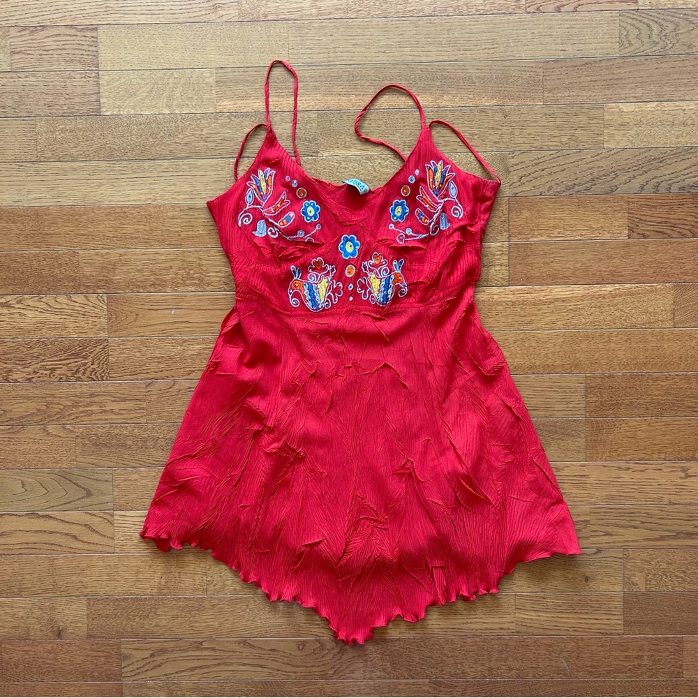 Kisca by Kamarov Y2K Floral Embroidery Crinkle Top